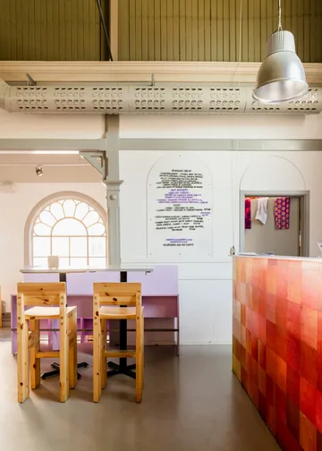 Tabouret de bar 001 Bar Stool - Pin en huile-cire mat, 75 cm - Vaarnii