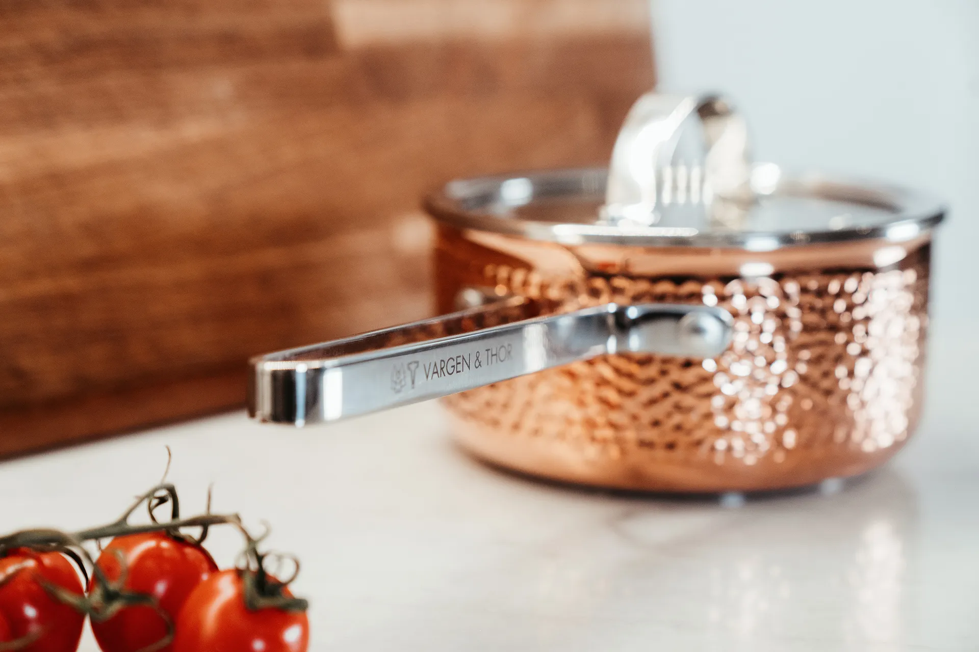 Casserole en cuivre martelée avec couvercle Mjölner, Vera, 1,6 L Vargen & Thor