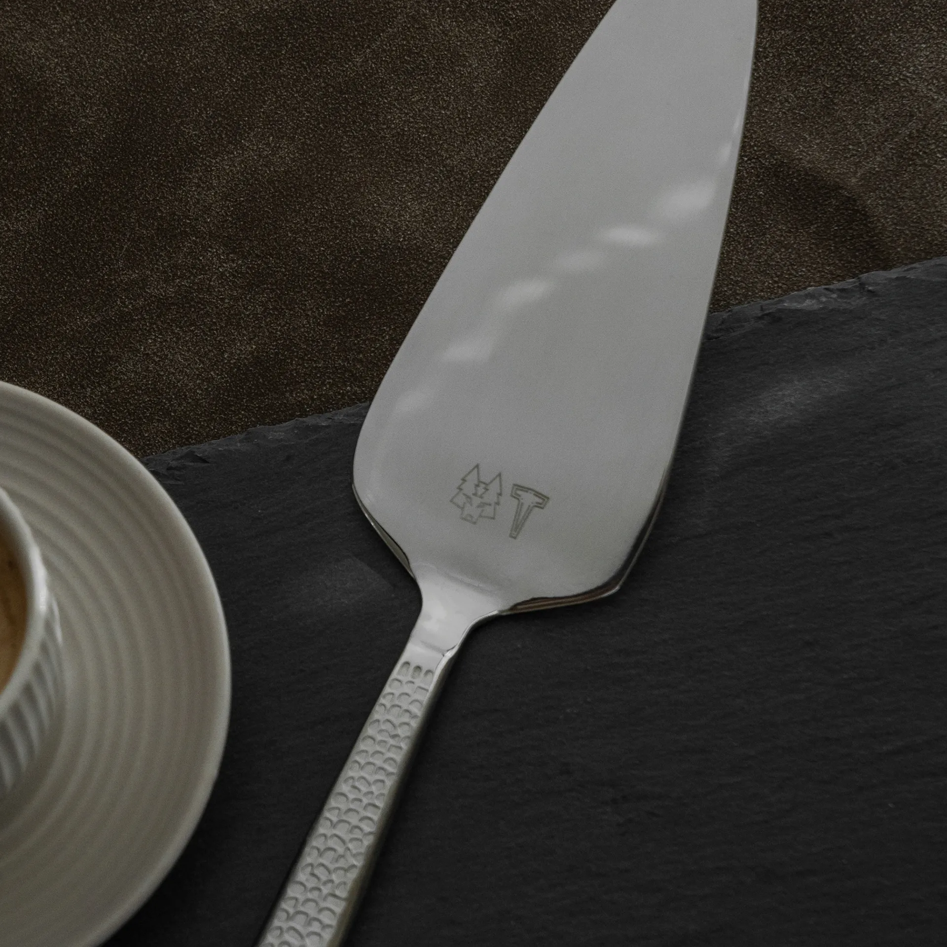 Pelle à tarte Frost, Greyfoot Vargen & Thor