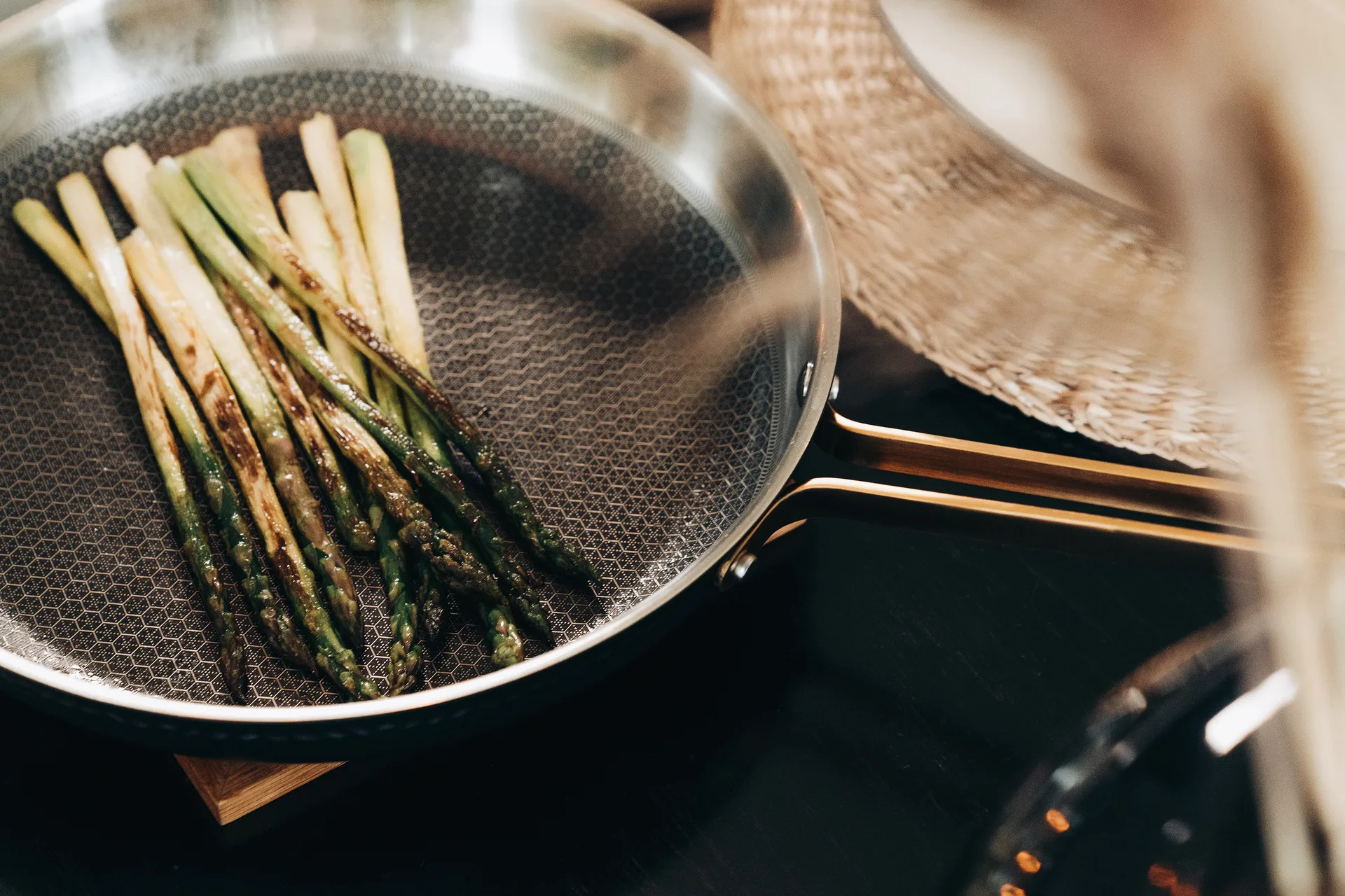 Poêle martelée noire Arvet, Modèle Xb, Ø28 cm Vargen & Thor