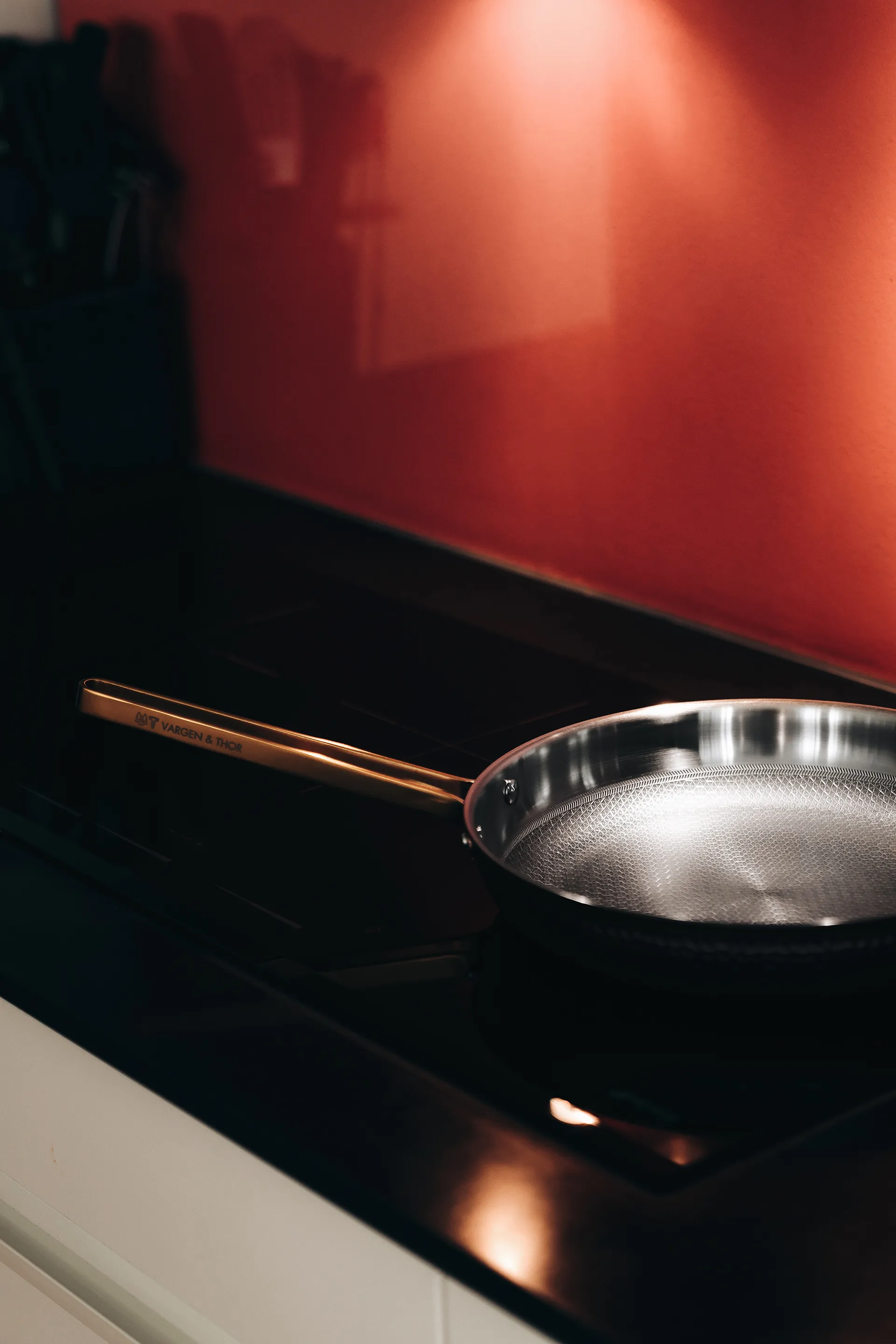 Poêle martelée noire Arvet, Modèle Xb, Ø28 cm Vargen & Thor