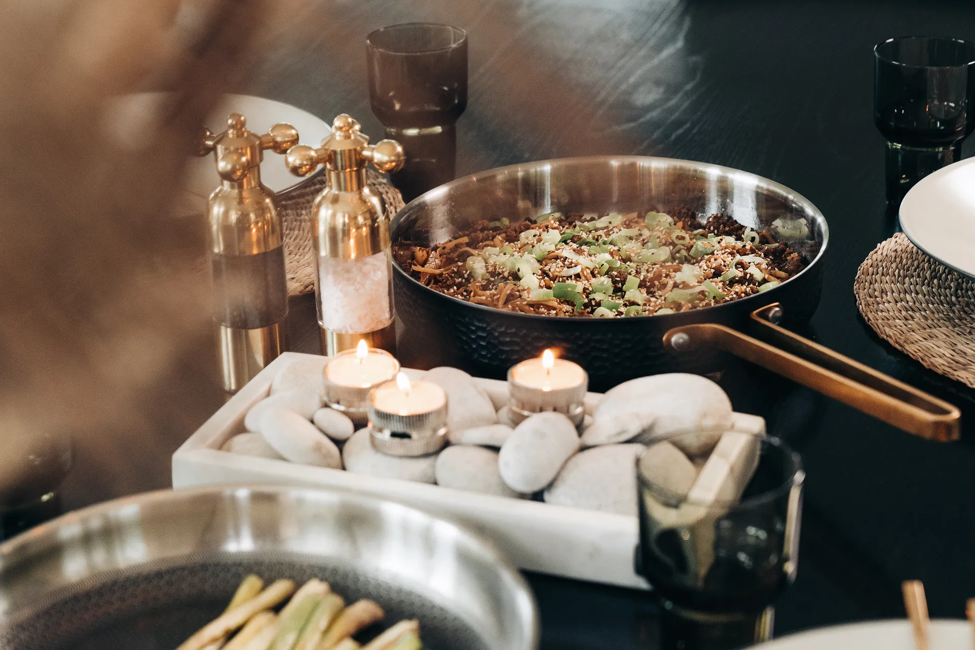 Sauteuse martelée noire avec couvercle Arvet, Modèle X2, Ø28 cm Vargen & Thor