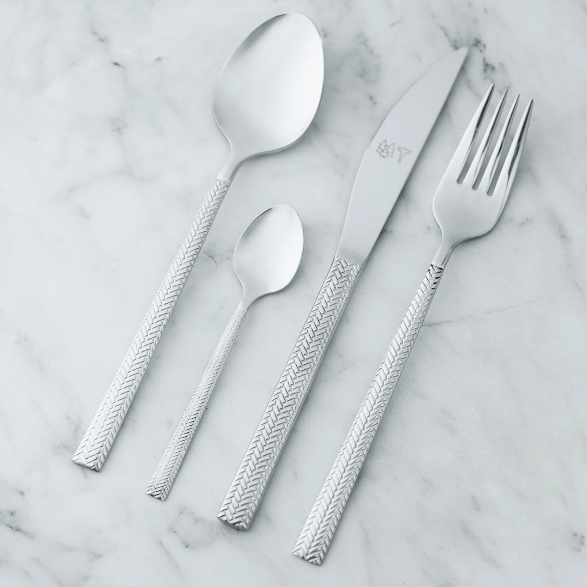 Set de couverts Glöd 16 pièces, Motif chevronné Vargen & Thor