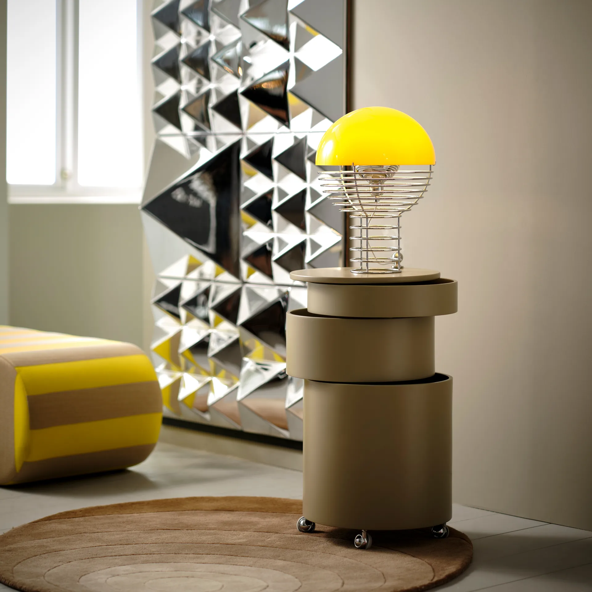 Lampe de table Wire Ø30 cm, Chrome-yellow Verpan