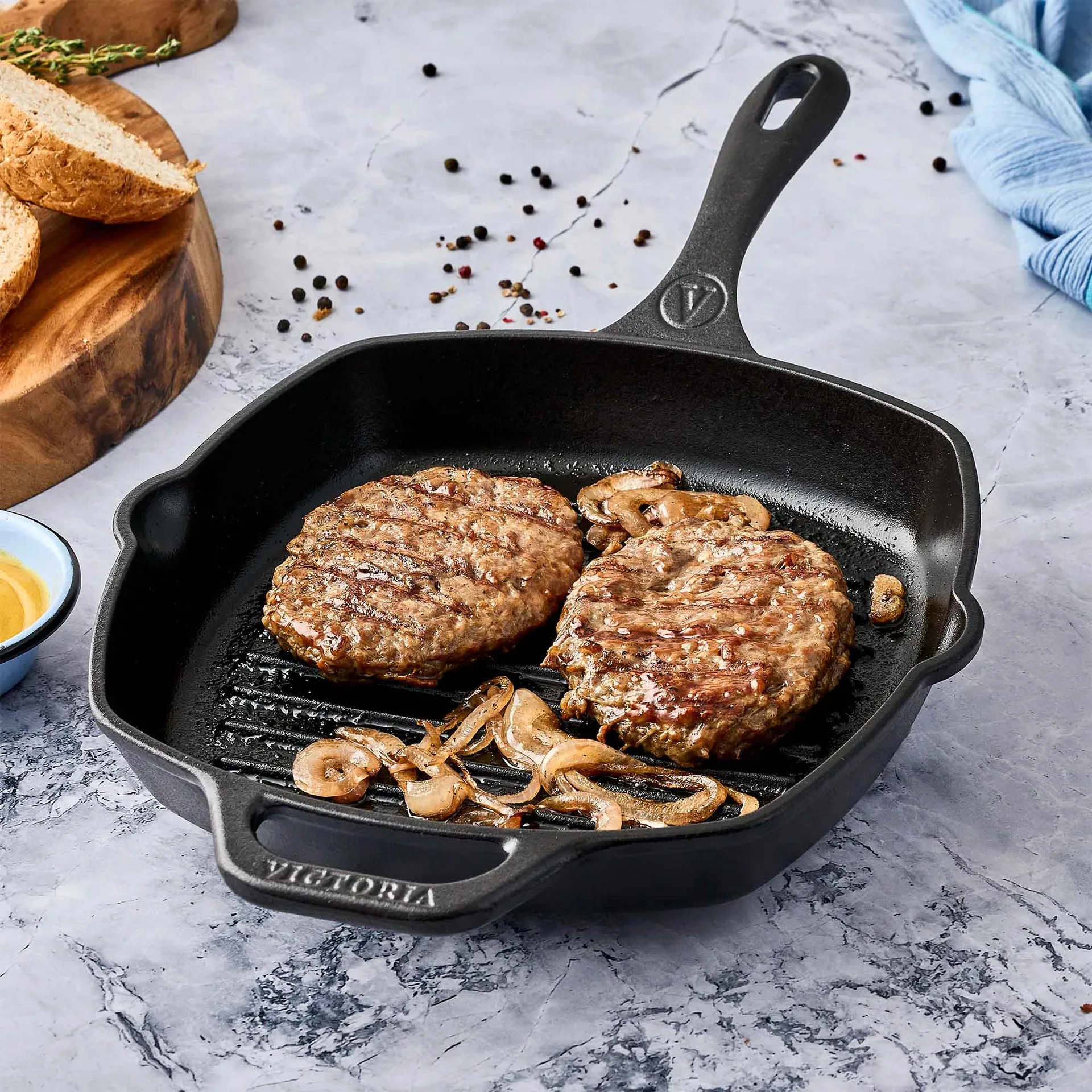 Victoria poêle grill carrée en fonte émaillée, 44,1x28,4 cm Victoria