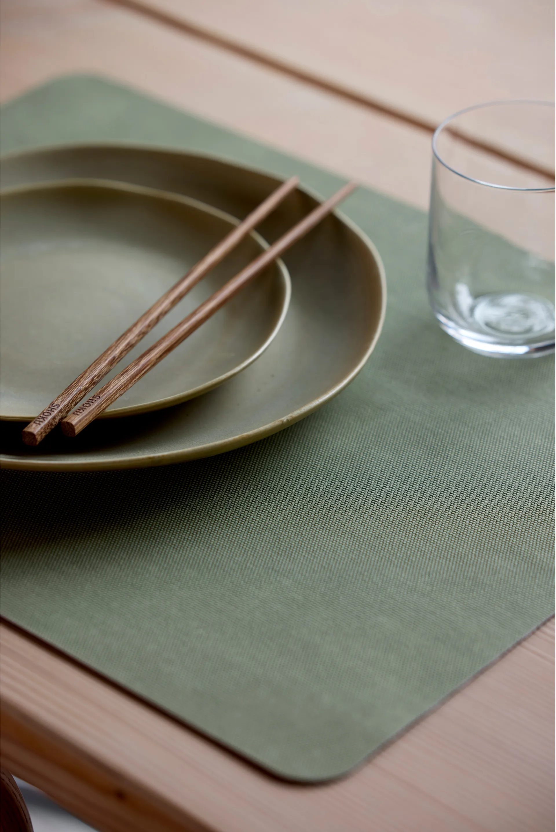 Assiette Shoku Ø20 cm, Pure Green Villa Collection