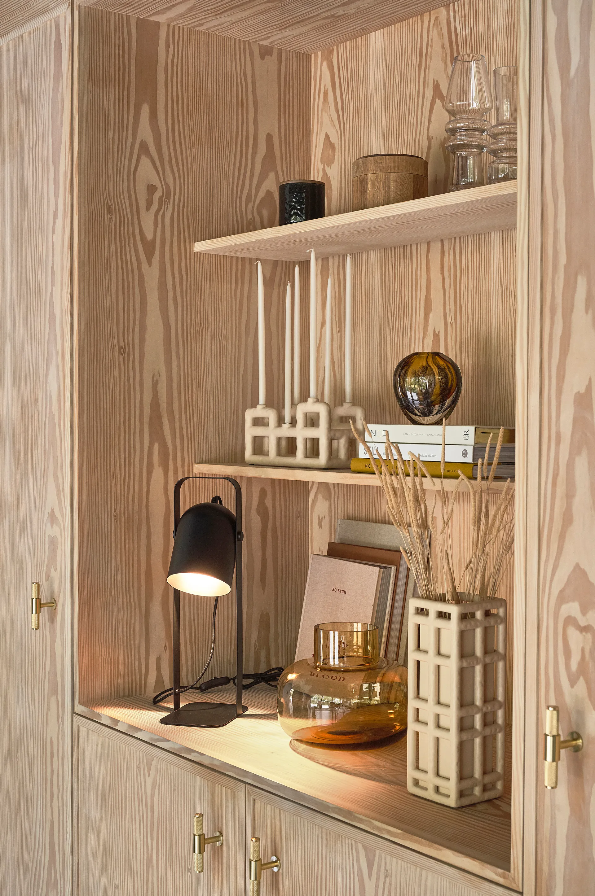 Lampe de table Nesvik 45 cm, Black Villa Collection