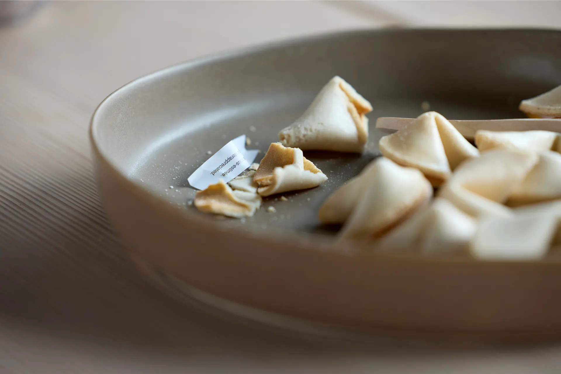 Plat de service Shoku Ø28 cm, Warm Brown Villa Collection