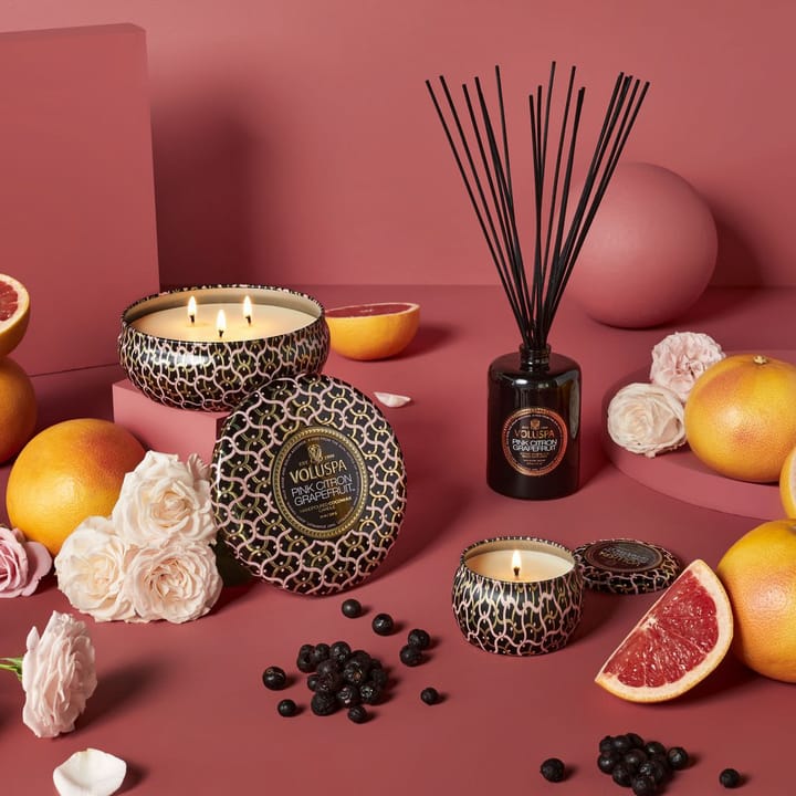 Bougie parfumée Maison Noir Mini Tin 25 heures - Pink Citron Grapefruit - Voluspa