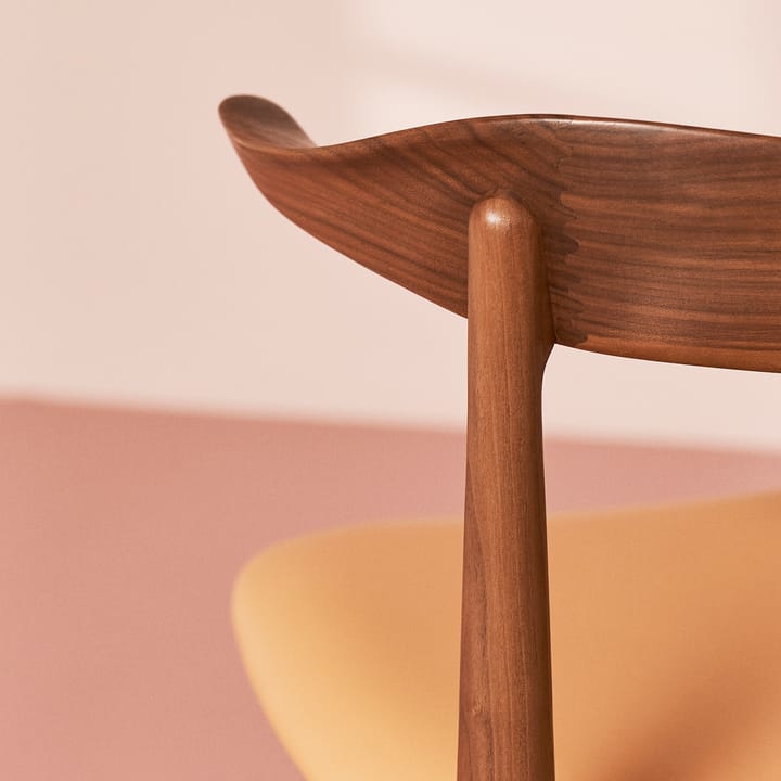 Chaise Cow Horn noyer, Soavé nature
 Warm Nordic