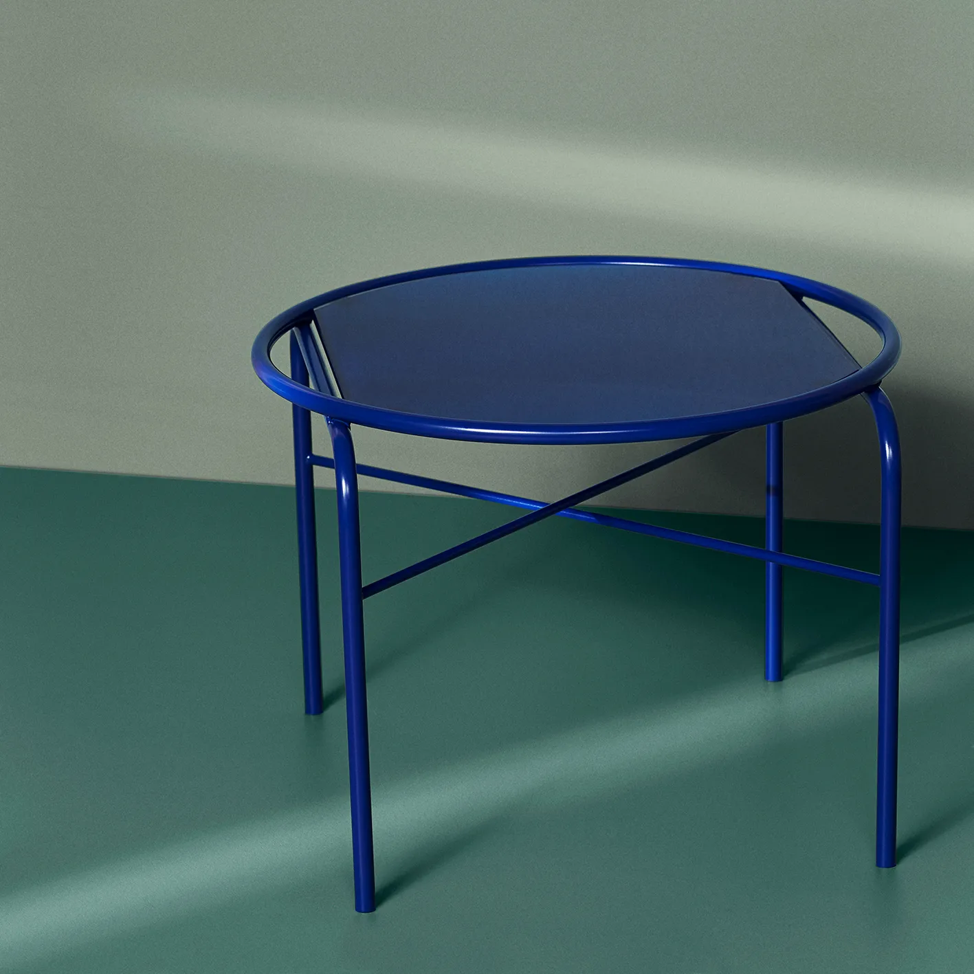 Table basse Secant Ø60 cm, Cobalt blue Warm Nordic