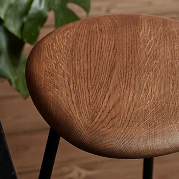Tabouret de bar Pebble - frêne huilé, h.75, structure noire - Warm Nordic