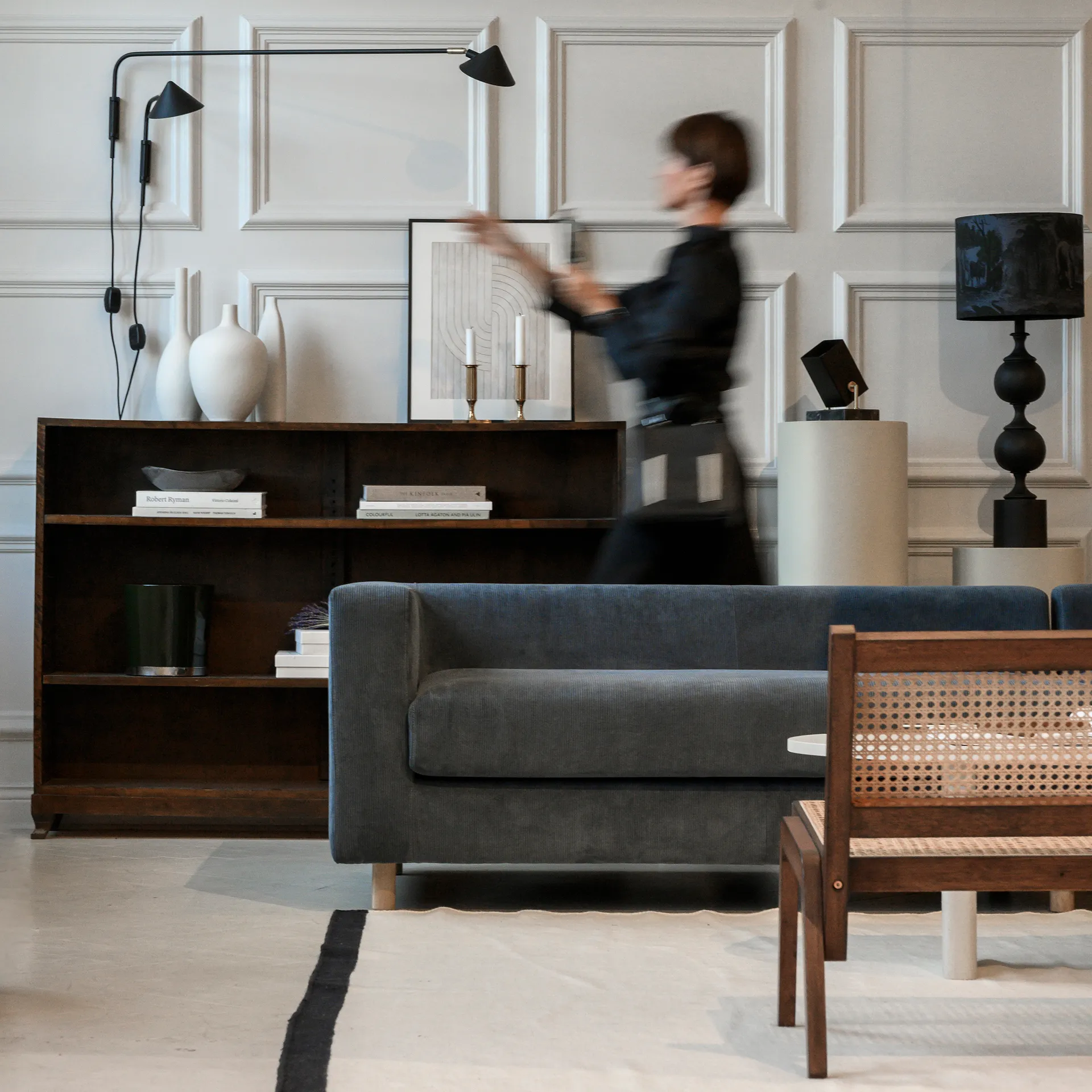 Applique murale Kelly long bras, Noir – doré Watt & Veke