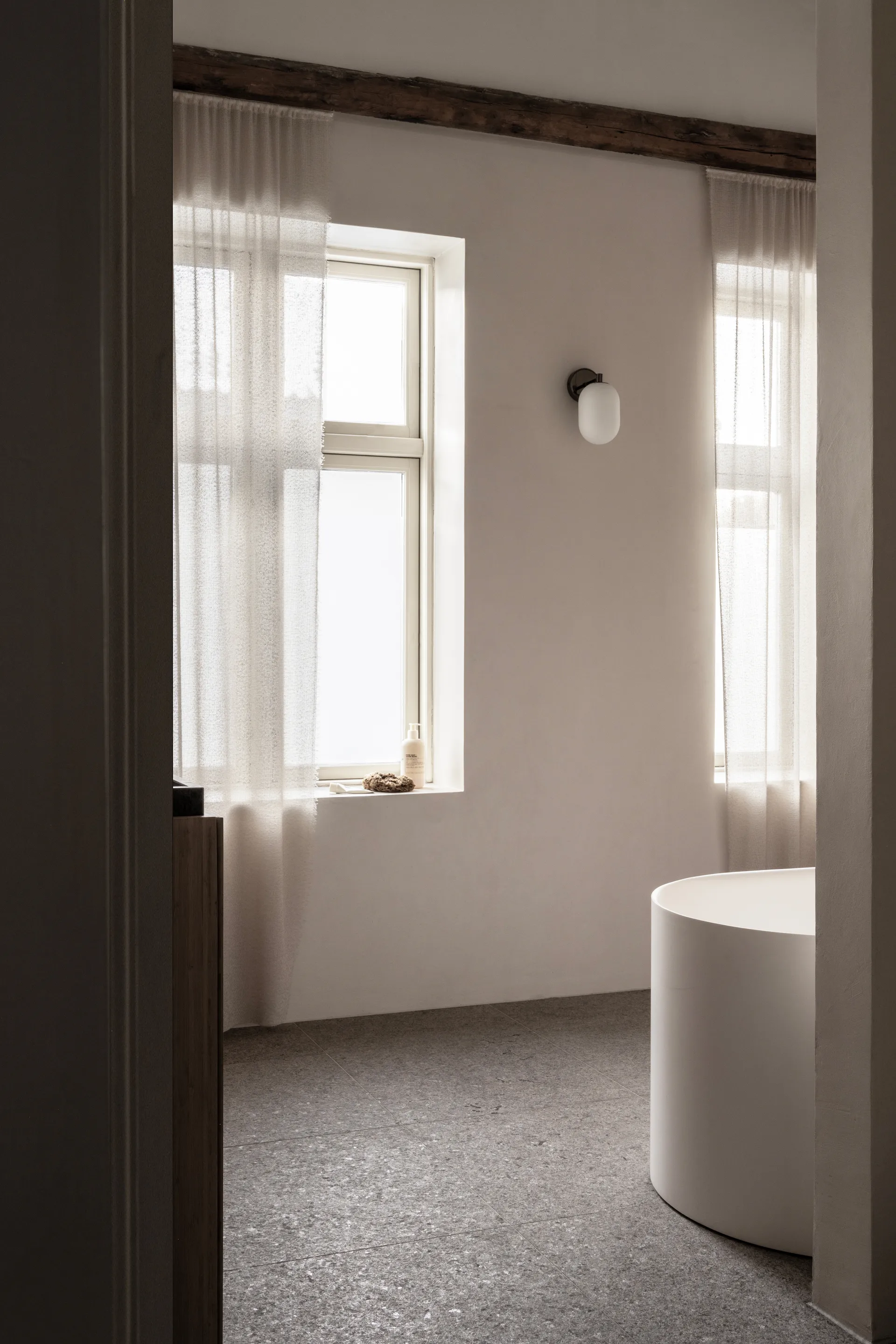 Applique Noor 18 cm, White Watt & Veke