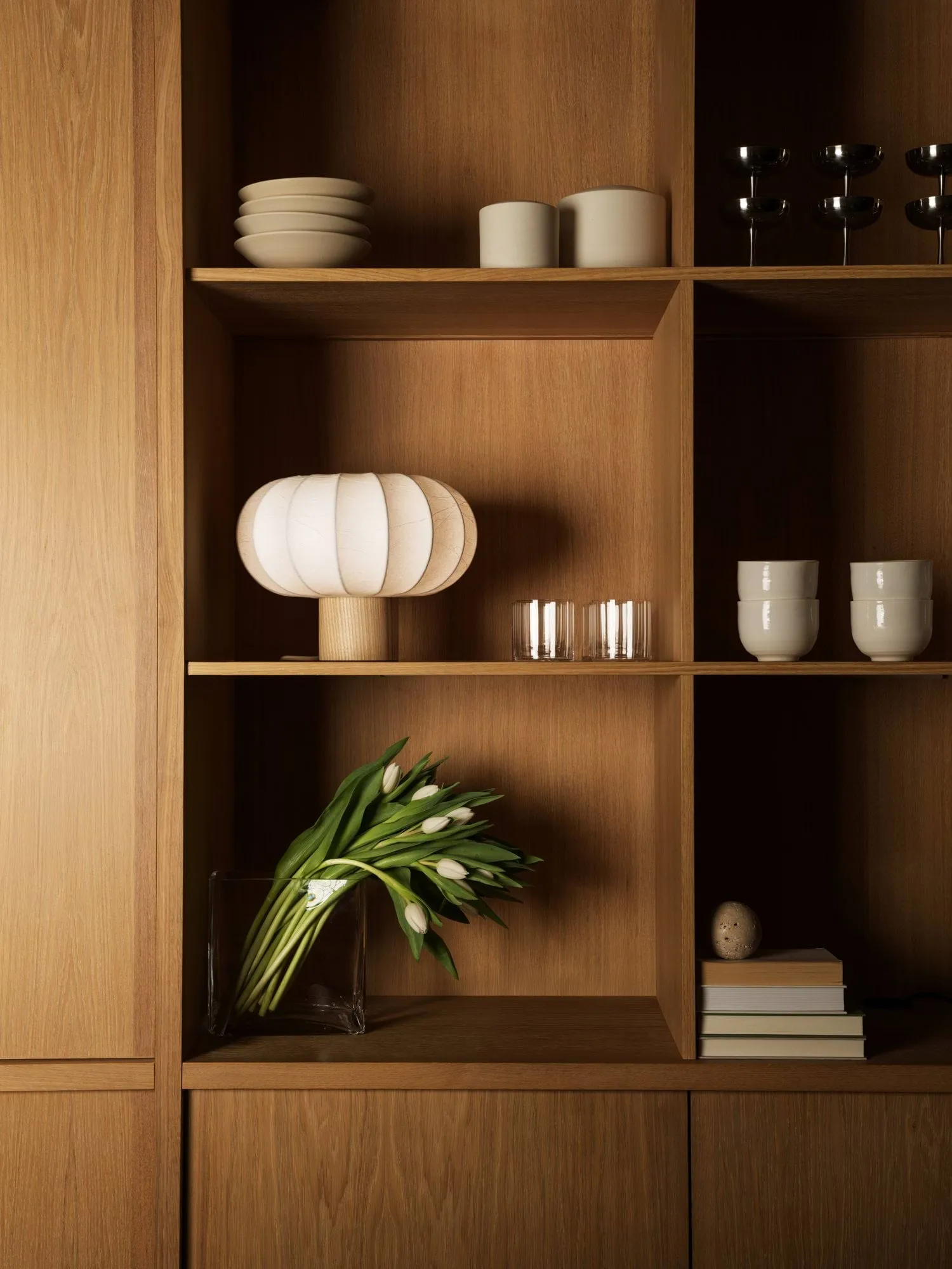 Lampe de table Lunari, White-Natural ash, Ø32x24cm Watt & Veke