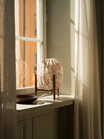 Lampe de table Prisma - Dark ash-Honeysuckle beige, Ø27x42 cm - Watt & Veke