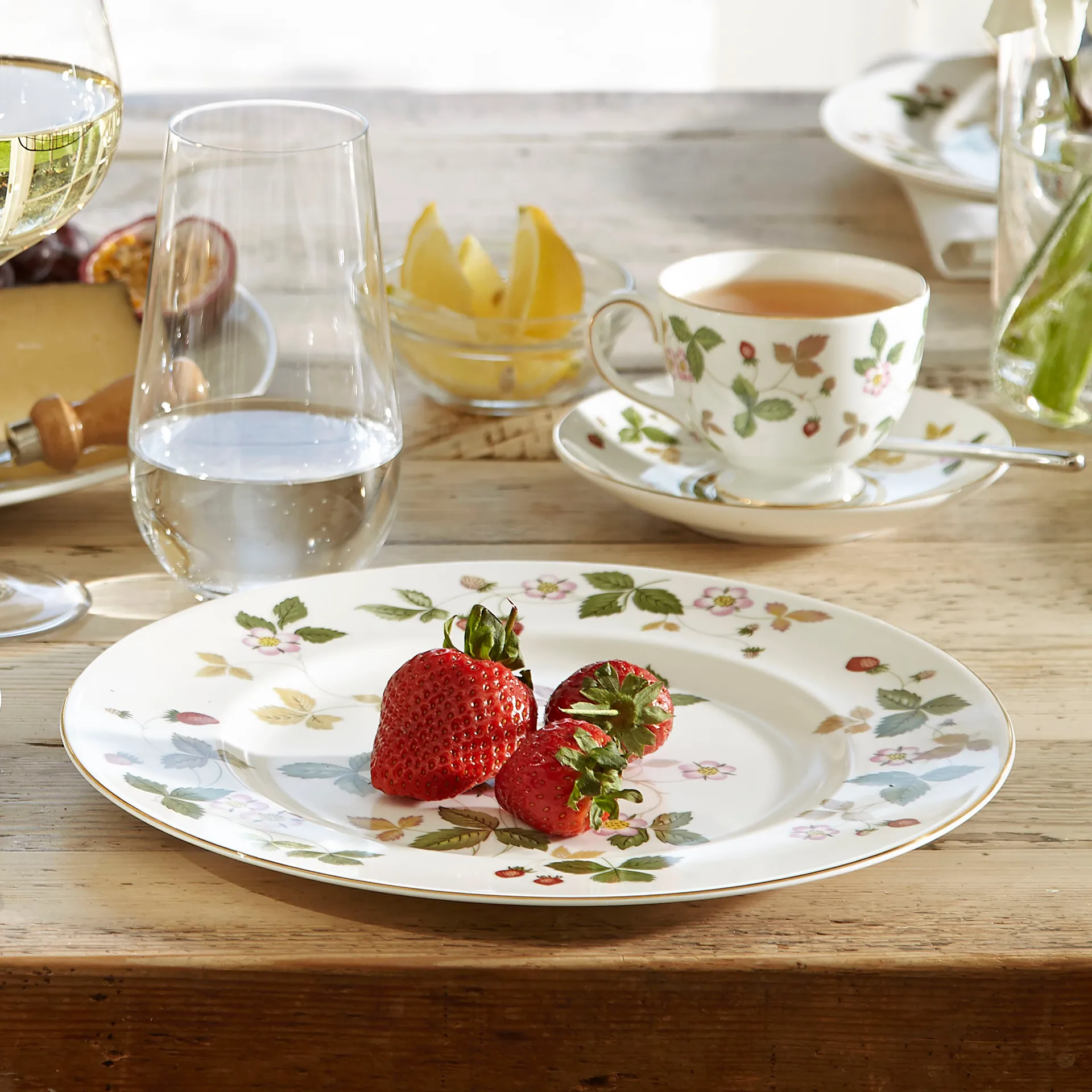 Tasse à thé Wild Strawberry Peony, 15 cl Wedgwood