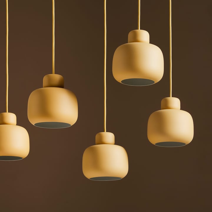 Lampe à suspension Stone petite - Jaune moutarde - Woud