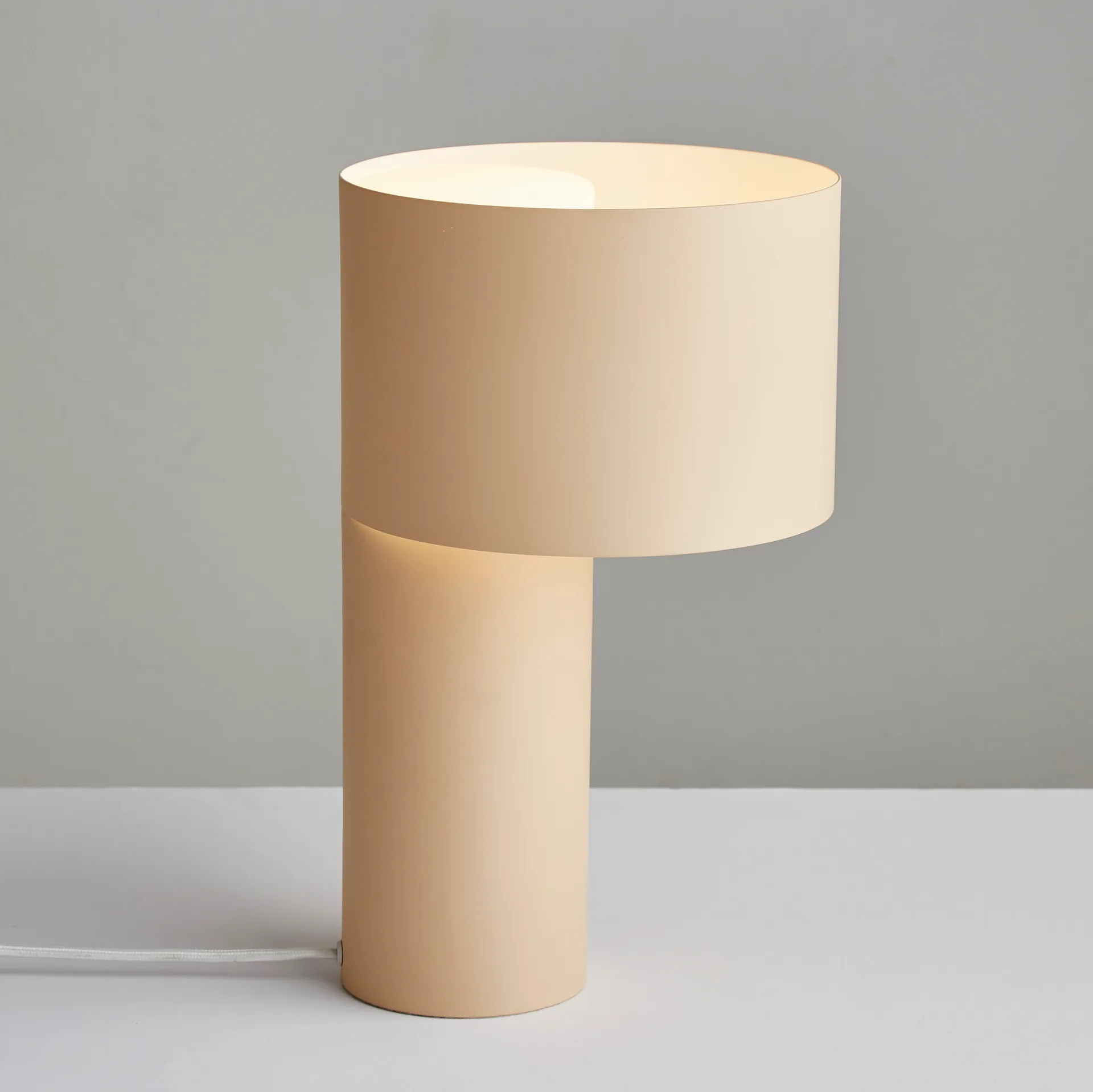 Lampe de table Tangent, sable Woud