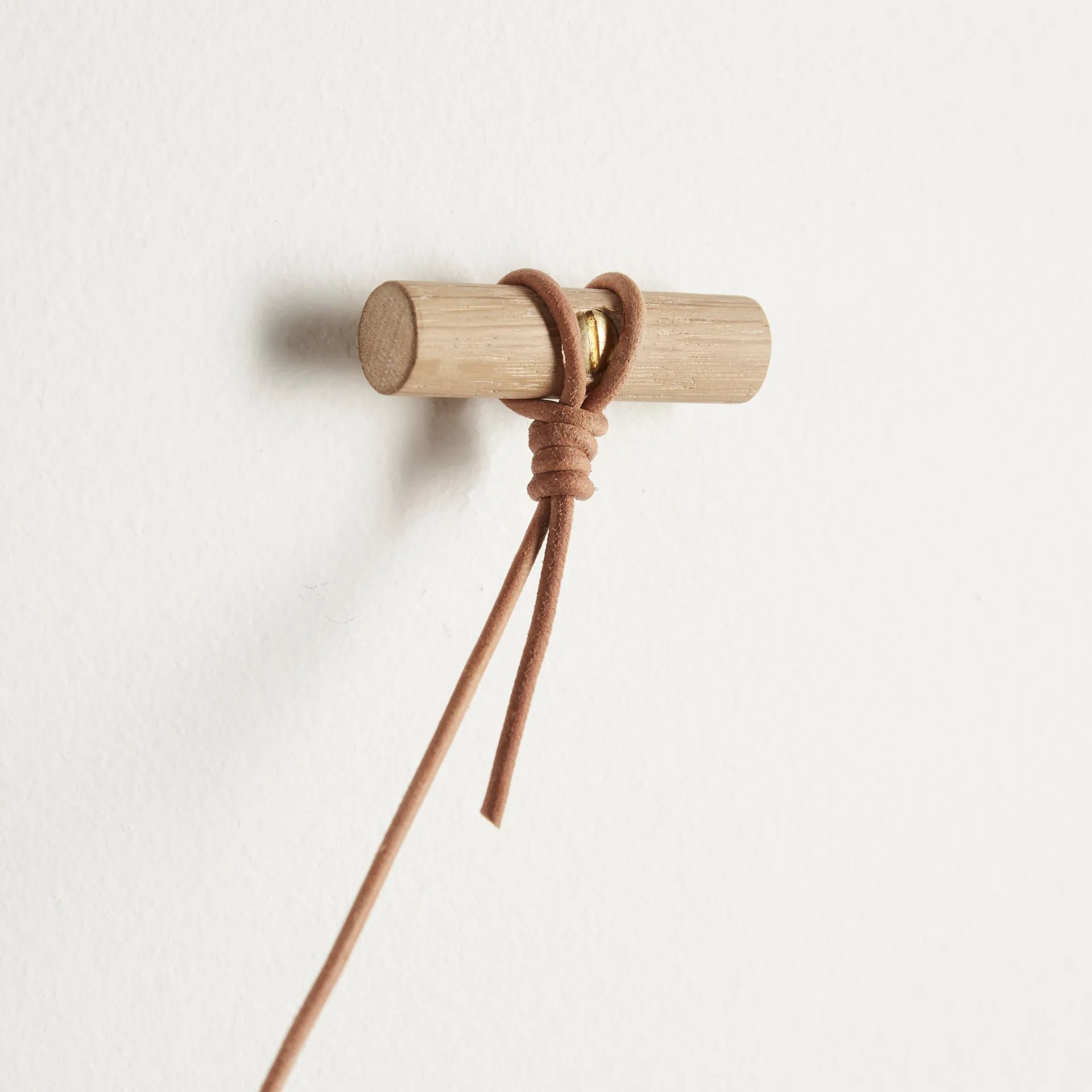 Porte-manteaux Knaegt, chêne pigmenté blanc Woud