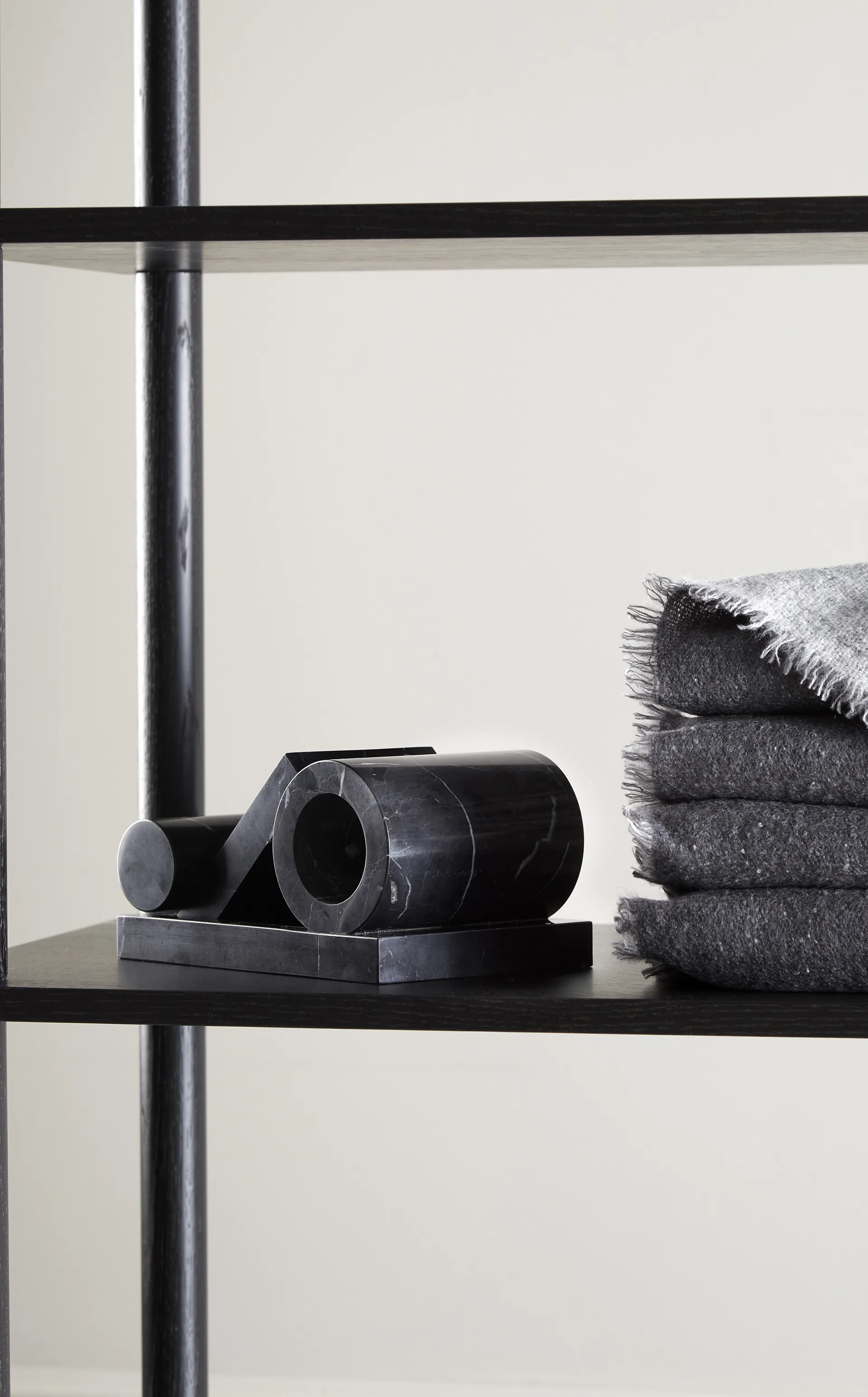 Serre-livres en marbre Booknd, Noir Woud