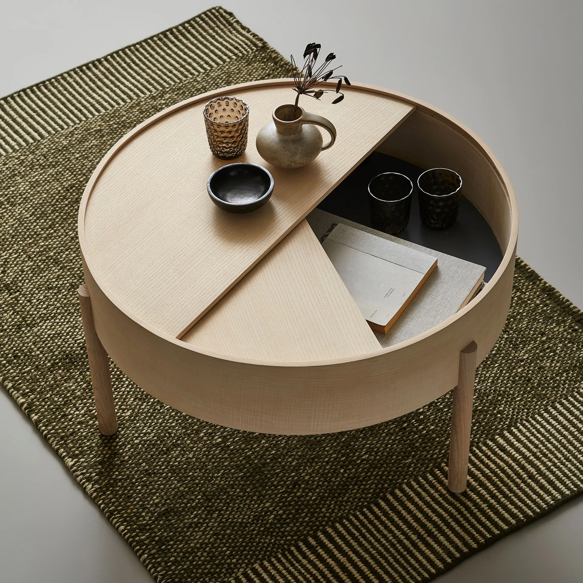 Table basse Arc Ø66 cm, frêne pigmenté blanc Woud