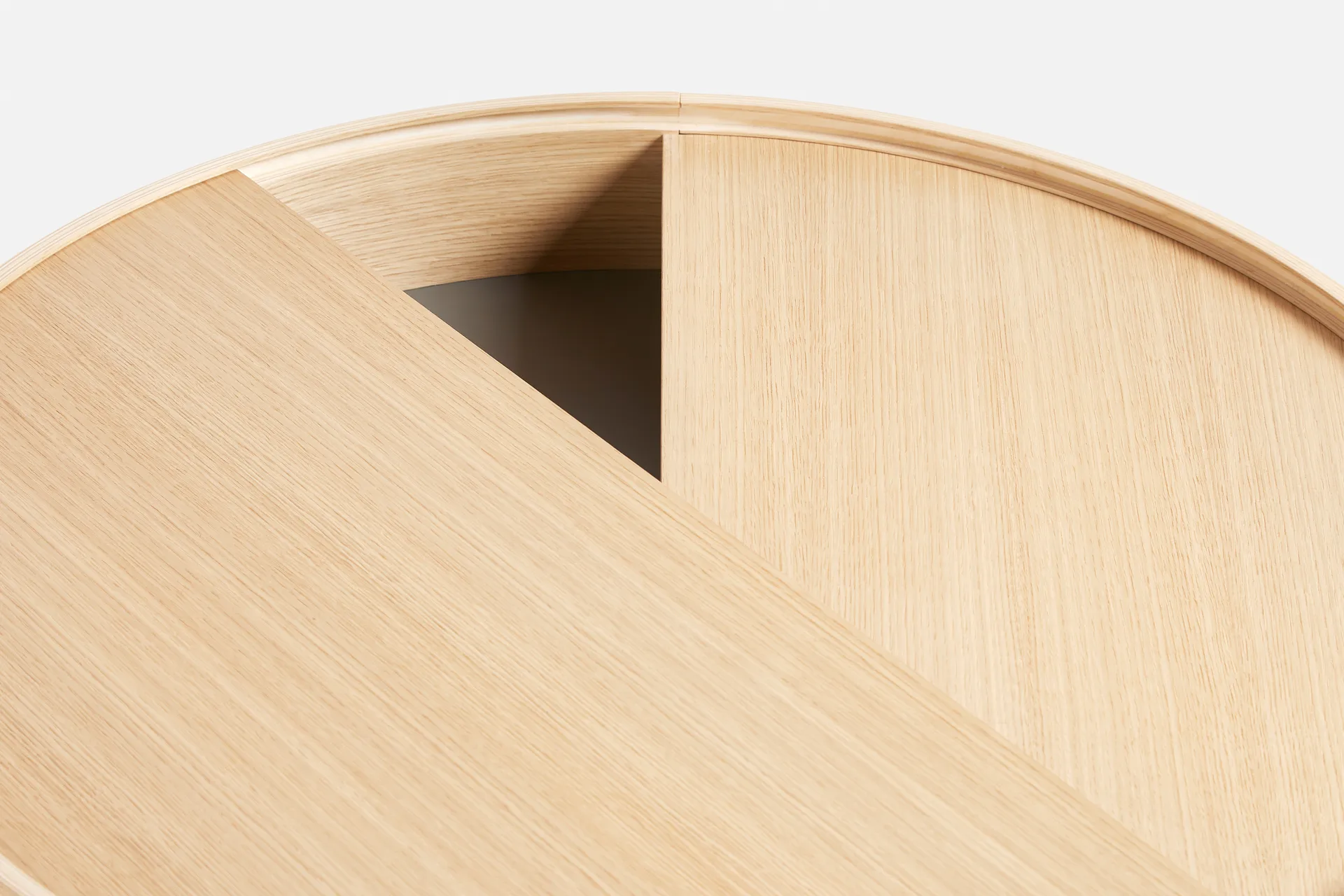 Table basse Arc Ø89 cm, Chêne pigmenté blanc Woud