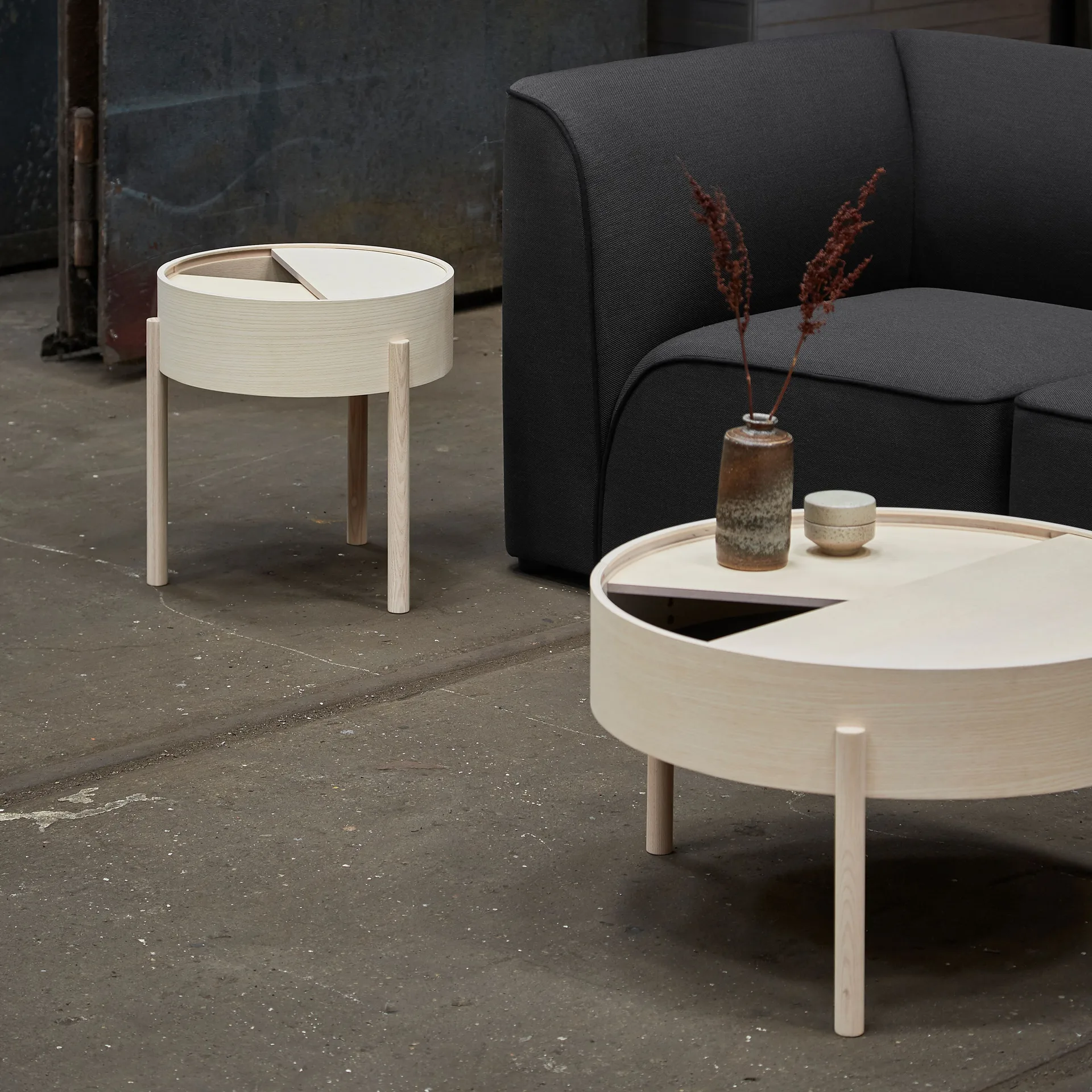 Table d’appoint Arc, frêne pigmenté blanc Woud
