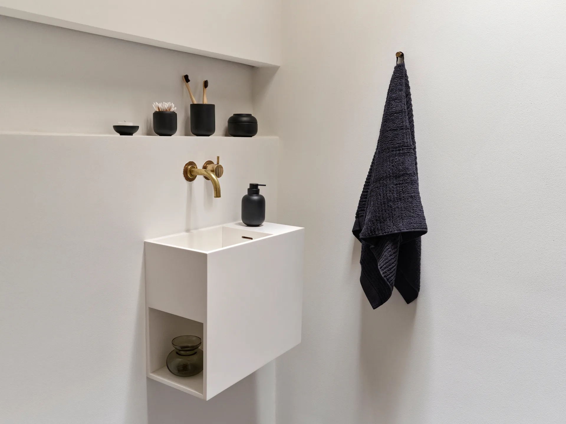 Bocal avec couvercle Sensu Ø6,5x9 cm, Black Zone Denmark