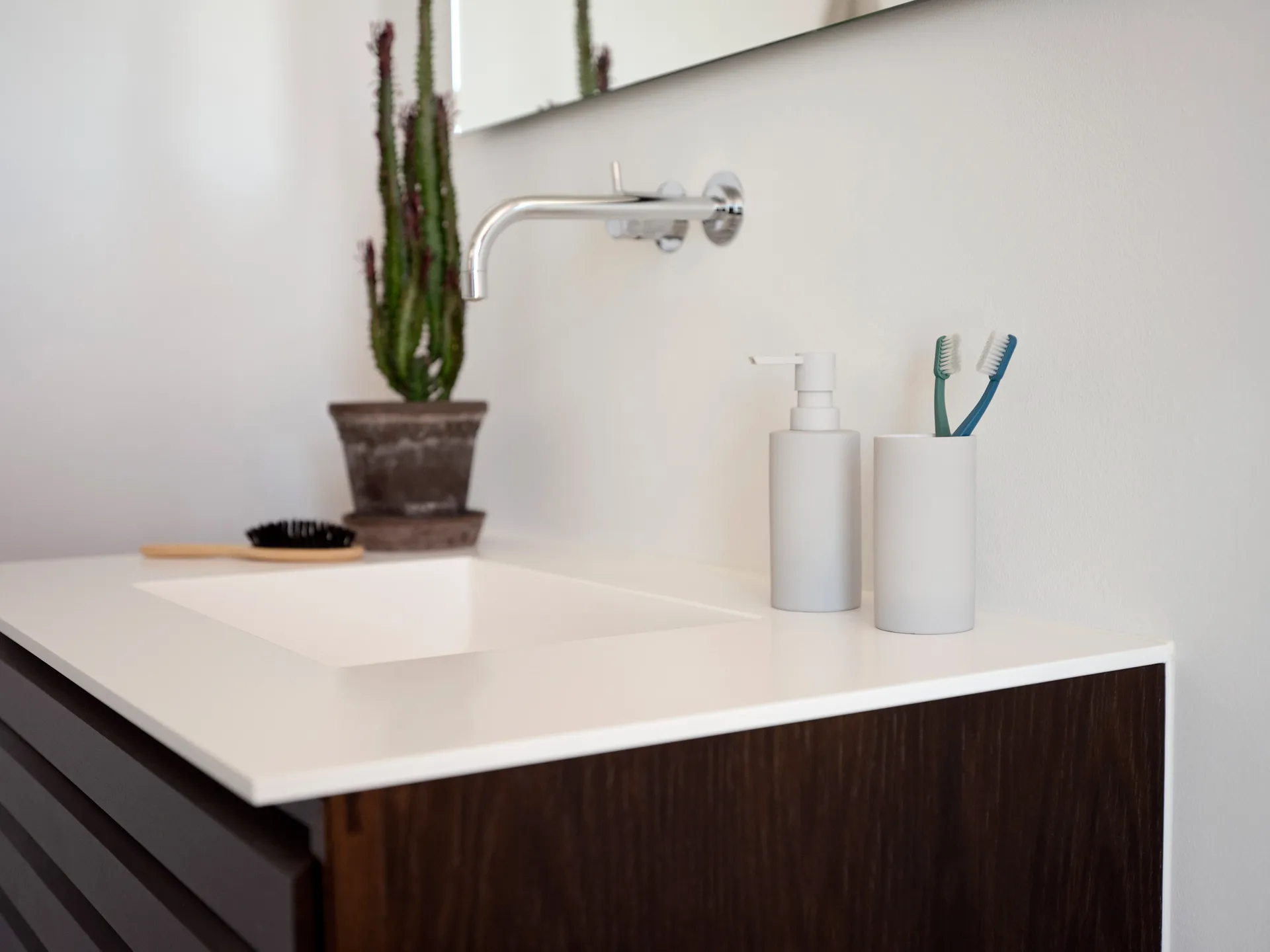 Distributeur de savon Solo, Soft Grey Zone Denmark