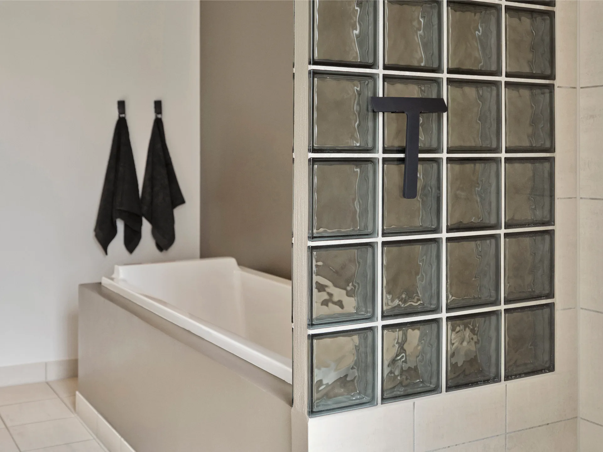 Grattoir avec support Ume, Black Zone Denmark