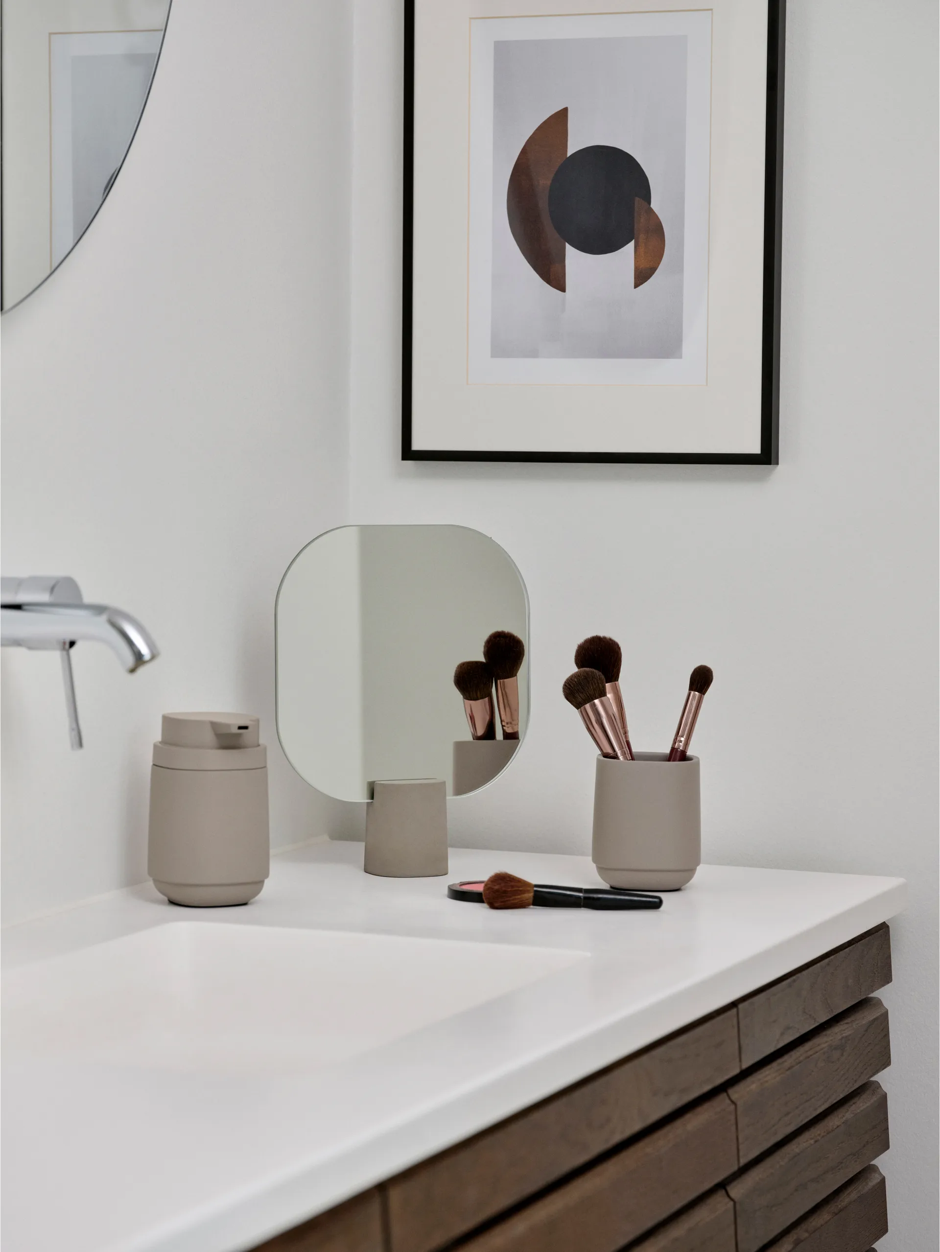 Miroir de table Time 26,5 cm, Concrete Zone Denmark