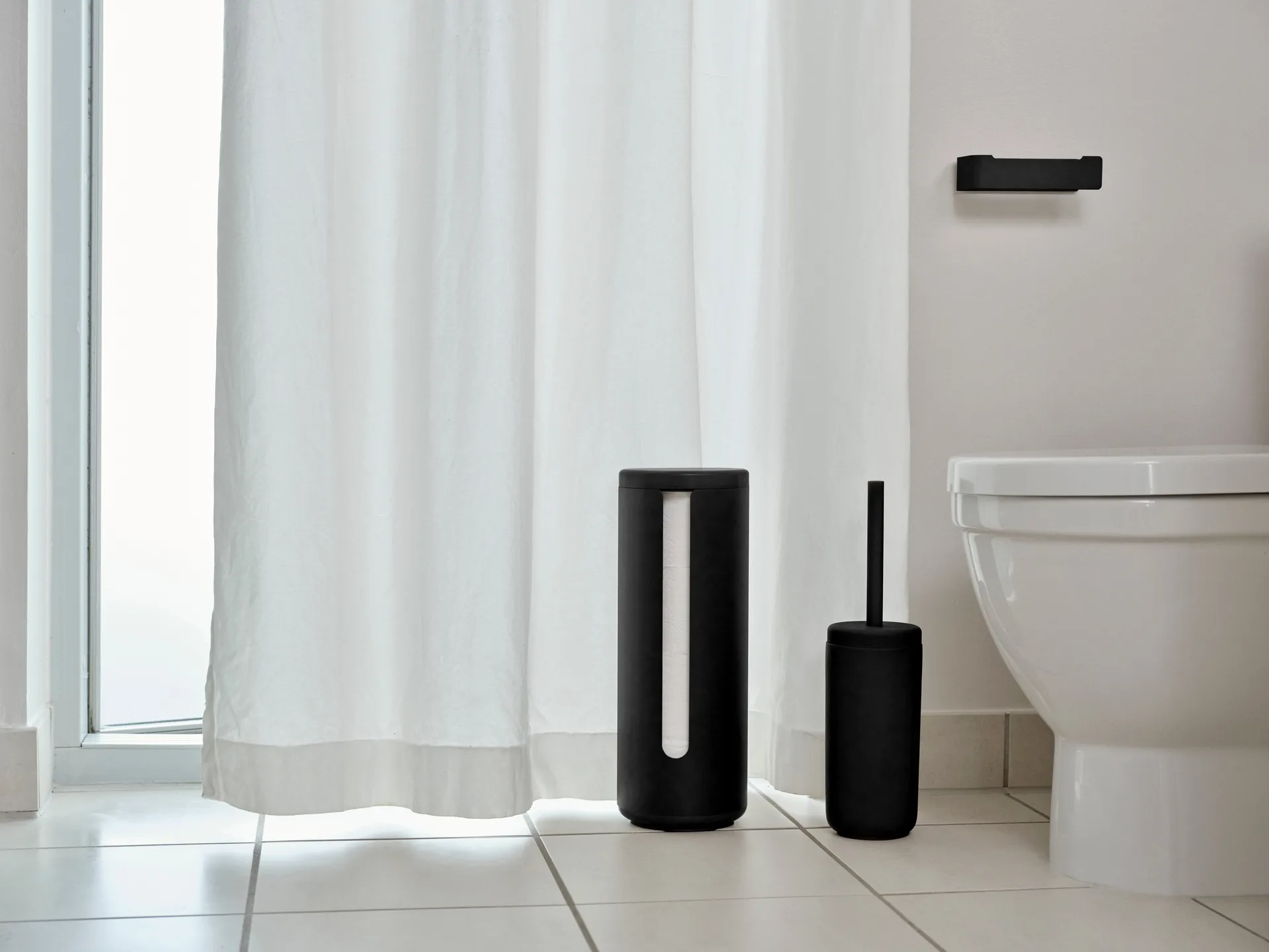 Support pour papier toilette Ume, Black Zone Denmark