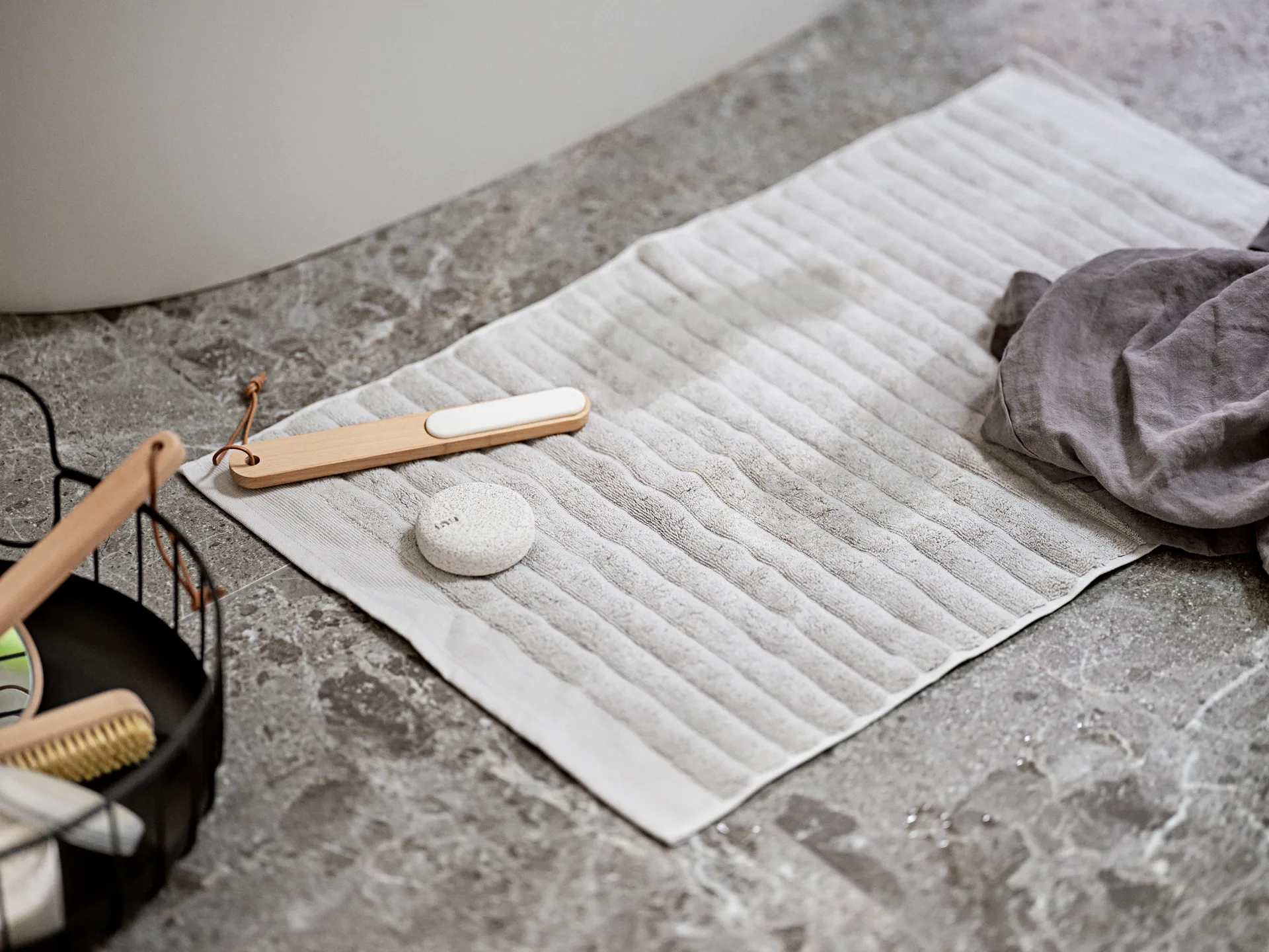 Tapis de salle de bain Inu 50x80 cm, White Zone Denmark