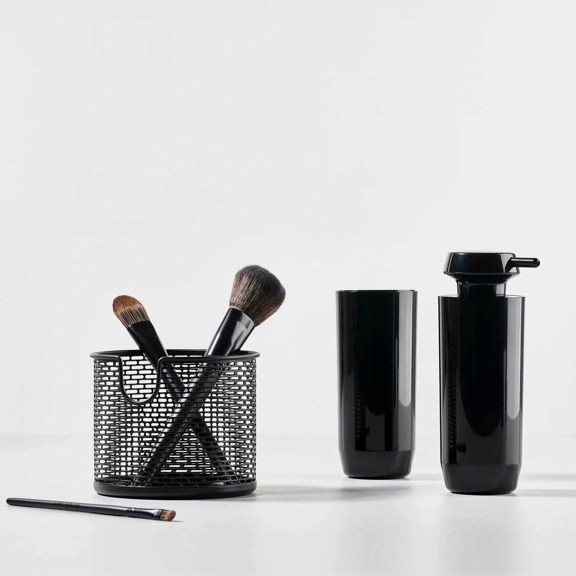 Tasse à brosses à dents Zone Suii 14 cm, Black Zone Denmark