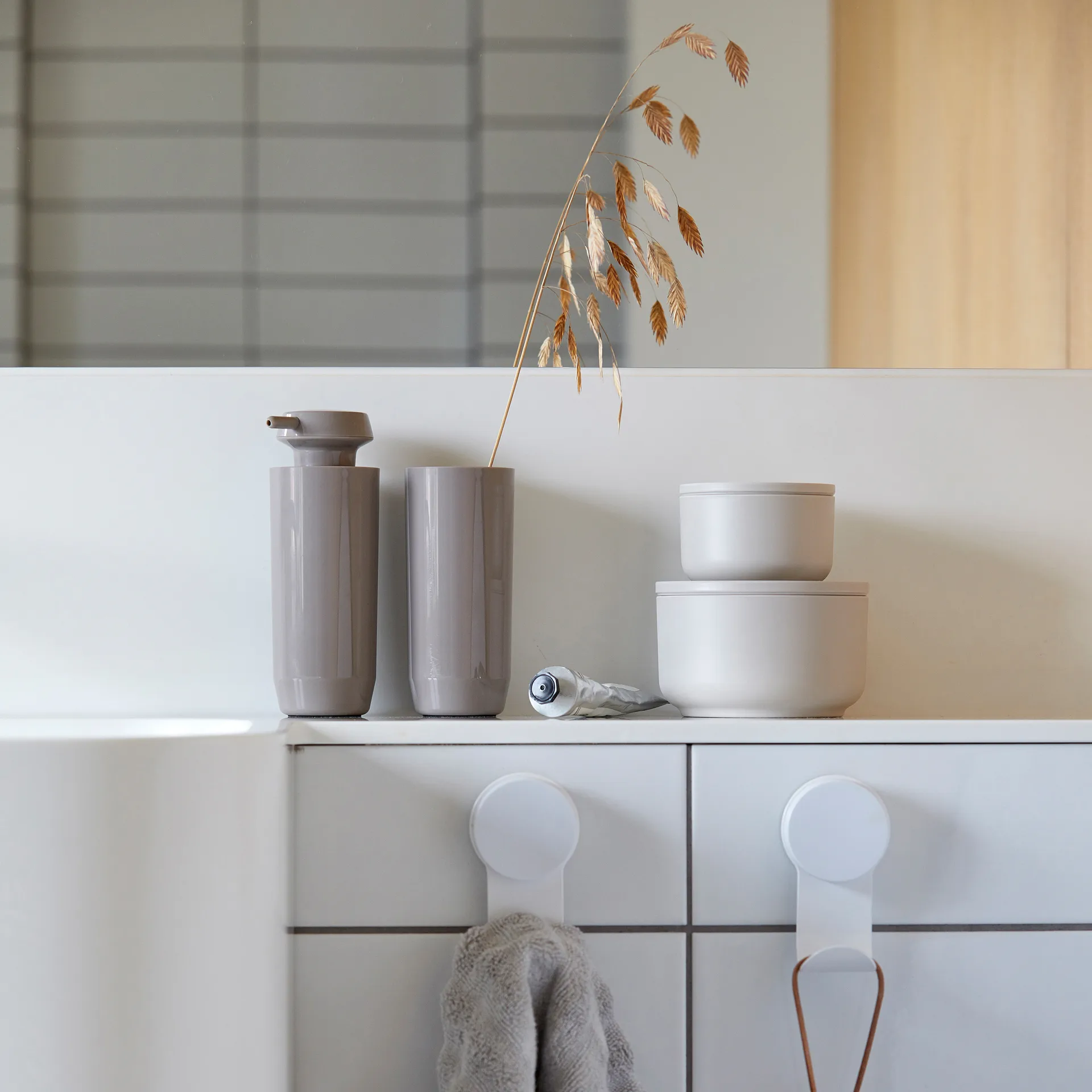 Tasse à brosses à dents Zone Suii 14 cm, Taupe Zone Denmark