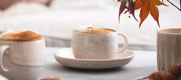 Le fika est bien plus qu'une simple pause café. Vous voyez ici une tasse de café de la collection Perlemor de Villeroy & Boch.