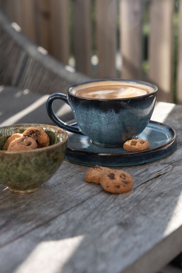 Élégante mais rustique - offrez la tasse en jade avec soucoupe de Byon pour la fête des pères.