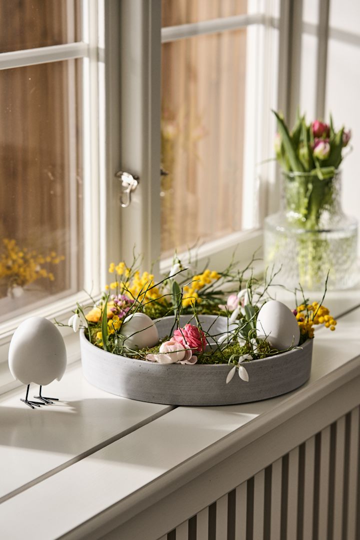 Bricolage pour Pâques : Créez votre propre couronne de Pâques avec le porte-bougie The Ring de House Doctor, qui constitue une décoration idéale pour la table ou le rebord de fenêtre.