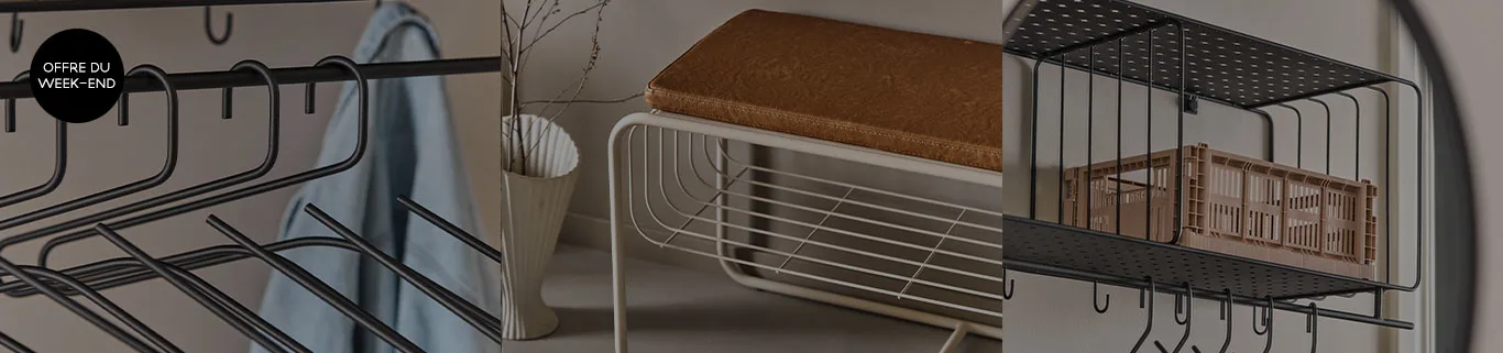 Trois scènes: cintres noirs avec l'étiquette 'Offre du Week-end', un banc crème avec un coussin marron et des étagères noires avec une caisse beige.