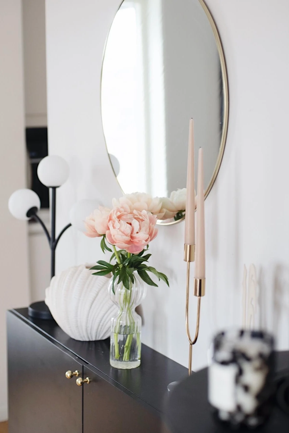 Boho et autres styles d'aménagement : ici, vous voyez des détails d'aménagement luxueux et pleins d'amour chez l'utilisatrice d'Instagram @villavimmerby.