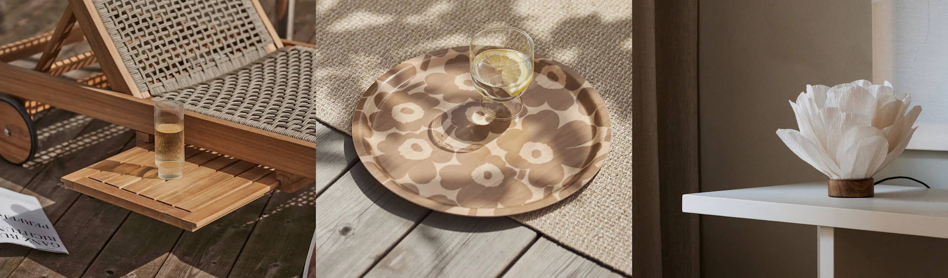 Trois panneaux. Gauche: Chaise longue tressée, verre, magazine. Centre: Plateau floral avec boisson. Droite: Lampe blanche en forme de fleur.