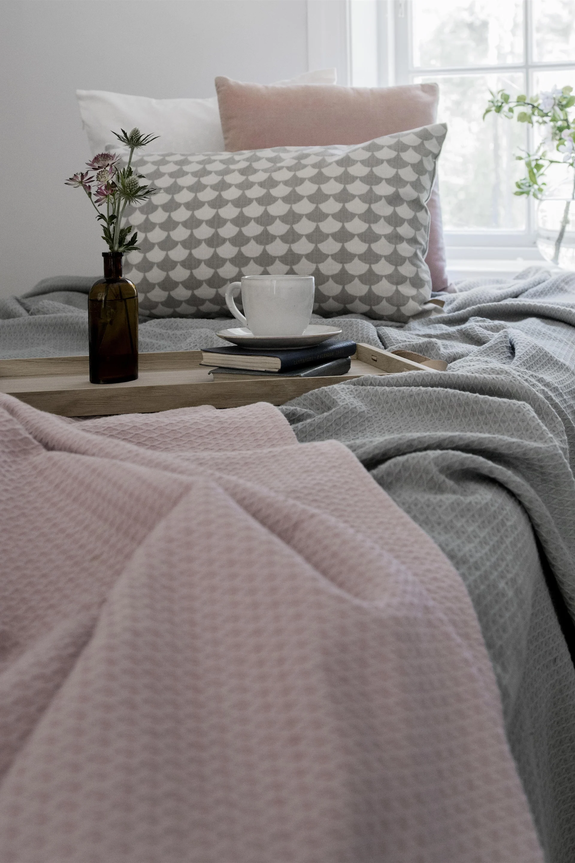 Une idée pour commencer la Saint-Valentin en toute décontraction : Petit-déjeuner ou café au lit.