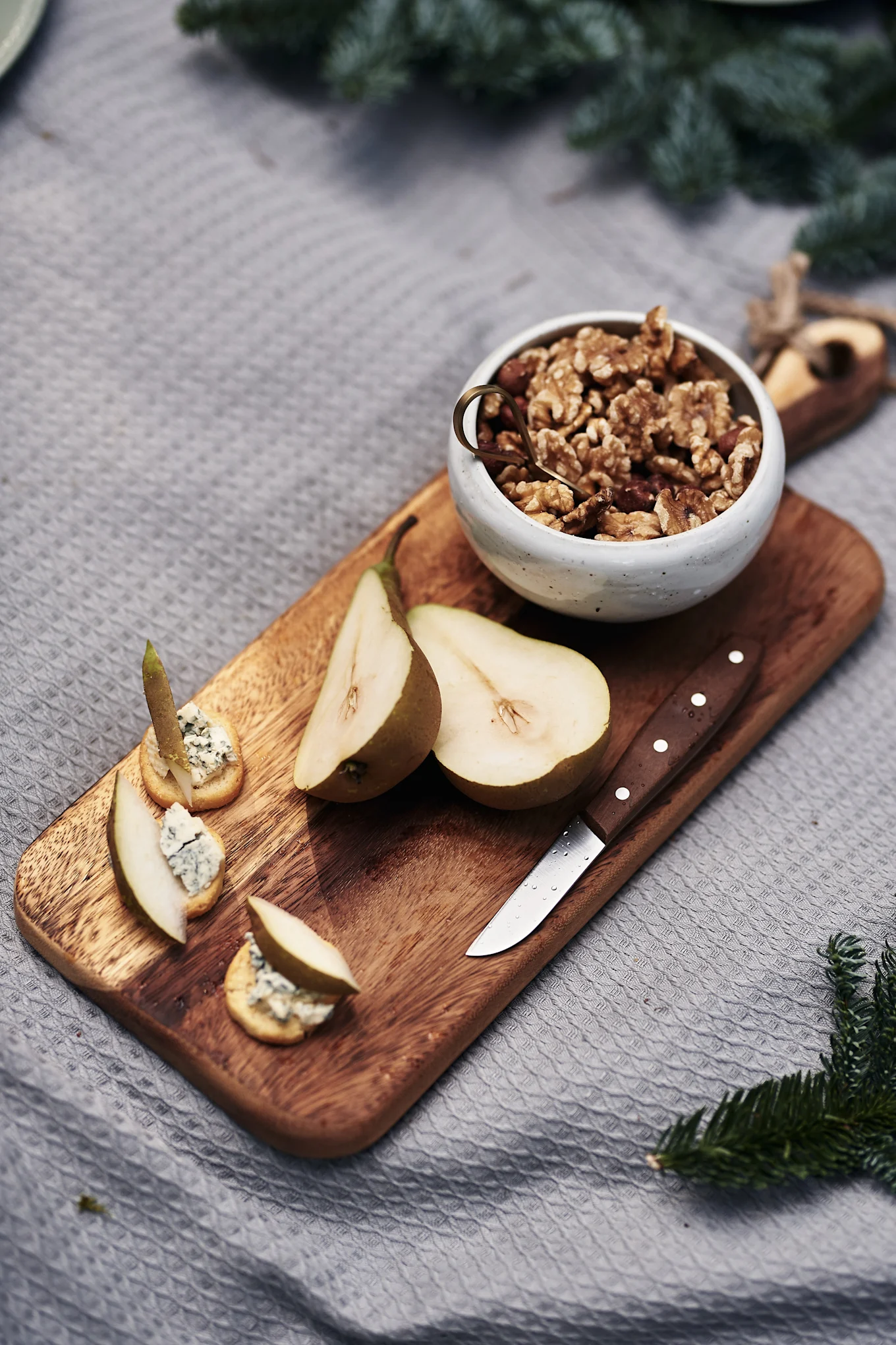 Dans notre liste de choses à faire en automne, nous vous donnons de nombreux conseils sur ce que vous pouvez faire de scandinave cet automne - par exemple, cuisiner quelque chose de saisonnier avec des poires et des noix.