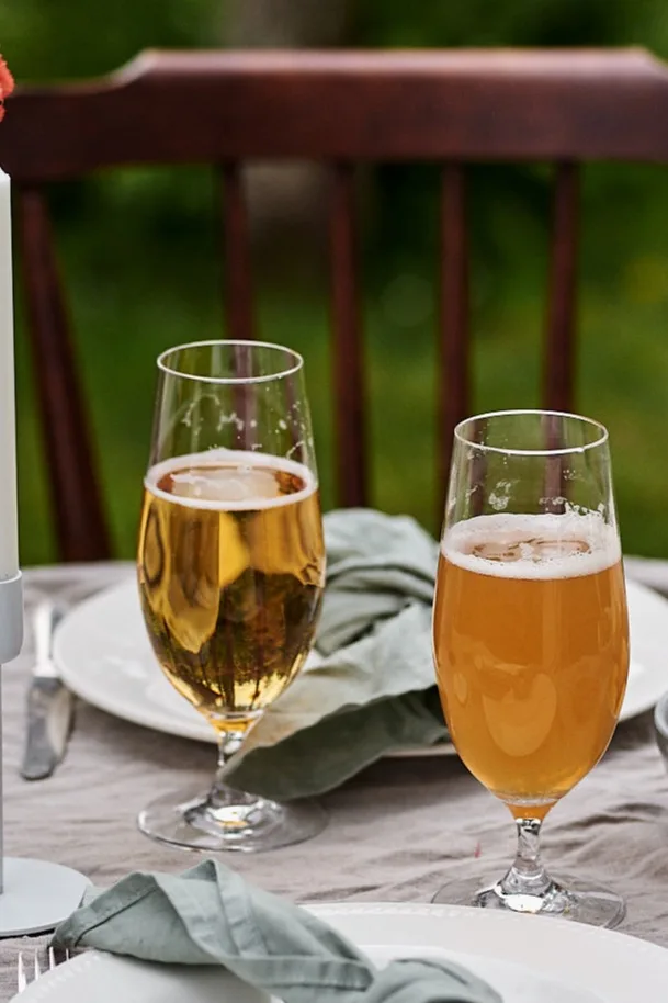 Vous voyez ici différents verres à bière pour différents types de bière de Lyngby Glas - parfait comme cadeau pour la fête des pères.