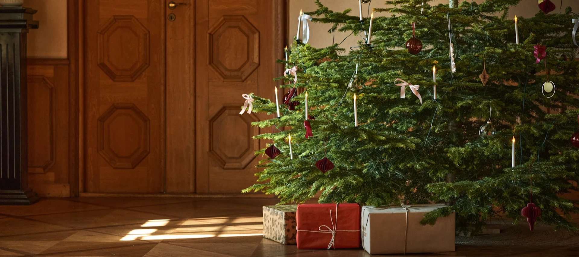 Décorez votre sapin de Noël avec les décorations de Noël 2021 de cette année, déclinées en 4 styles différents selon les tendances Nest - Boost, Cultivate, Nurture et Share. Voici le pendentif de Noël Sagalin Bird Ornament de Bloomingville.