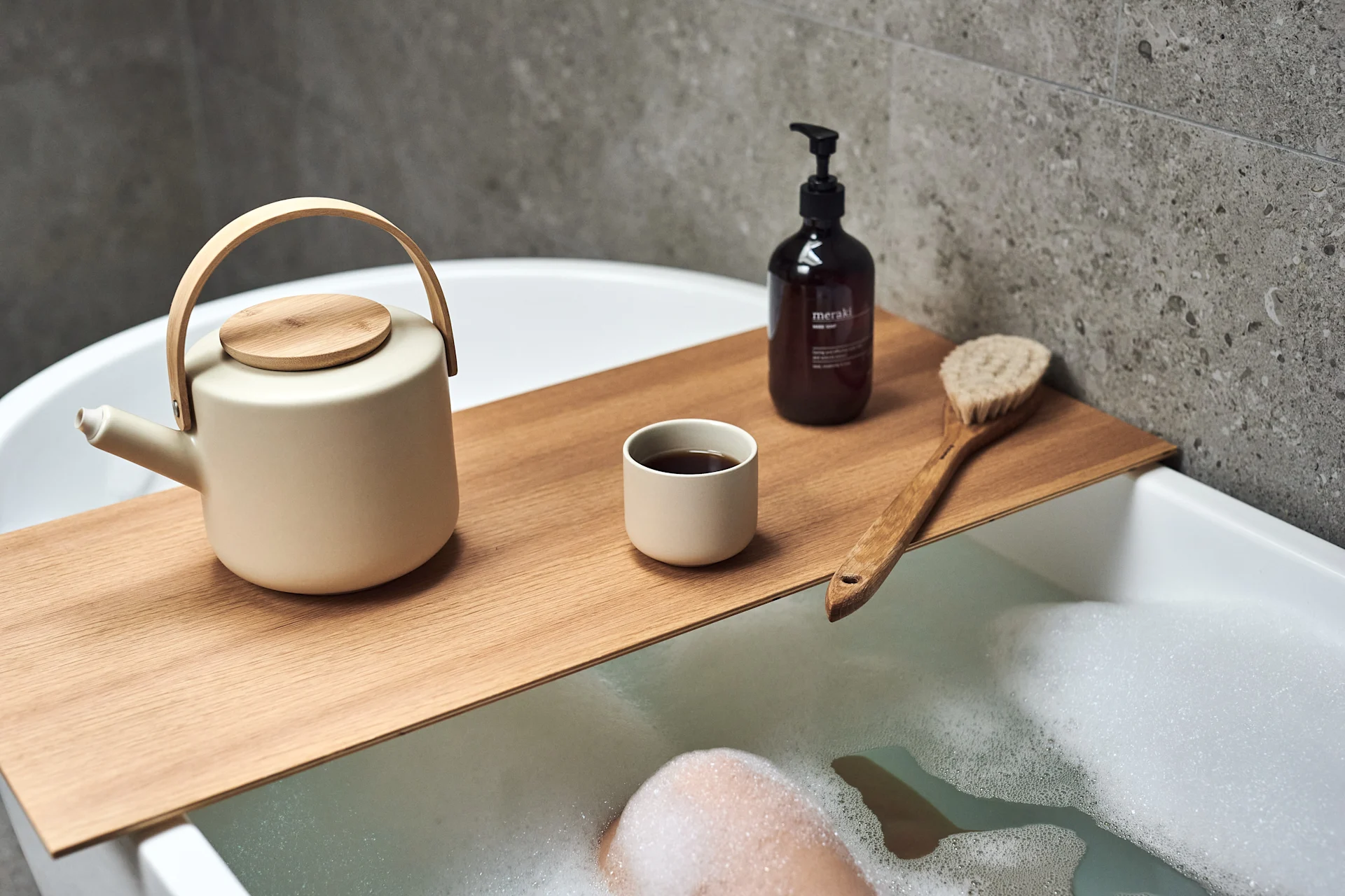 Dans notre liste de choses à faire en automne, nous vous donnons de nombreux conseils sur ce que vous pouvez faire de scandinave cet automne - offrez-vous par exemple un bain relaxant.